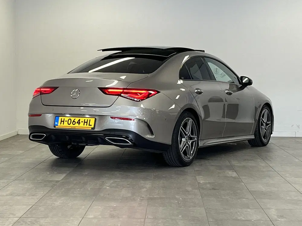 Mercedes-Benz CLA 180 AMG Line uit 2020, foto 2