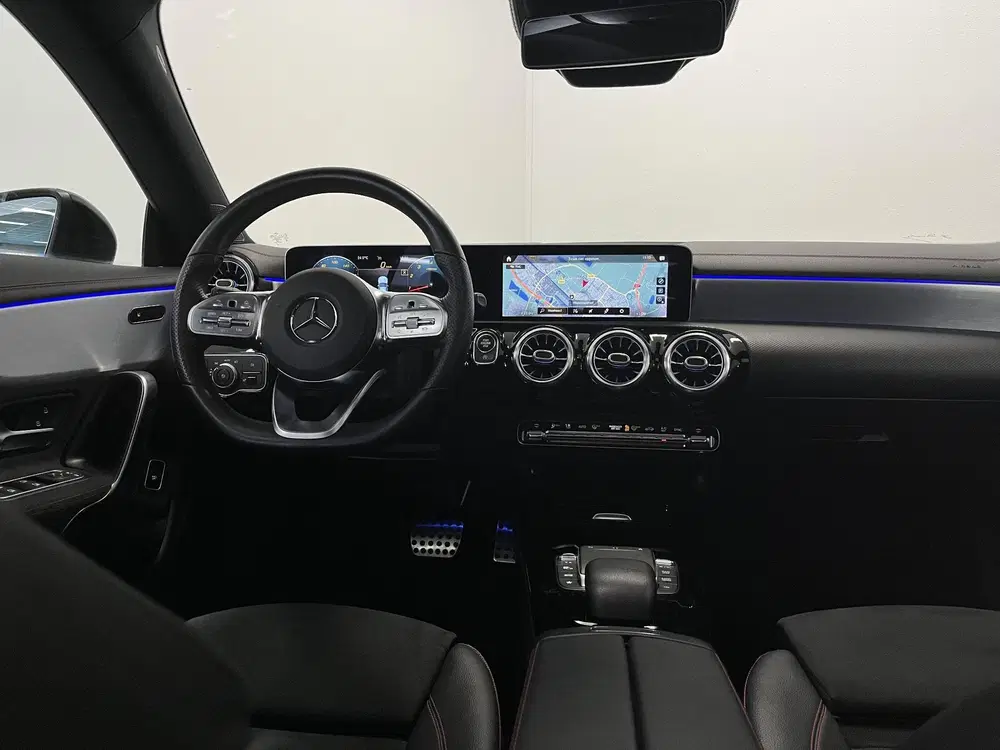 Mercedes-Benz CLA 180 AMG Line uit 2020, foto 3