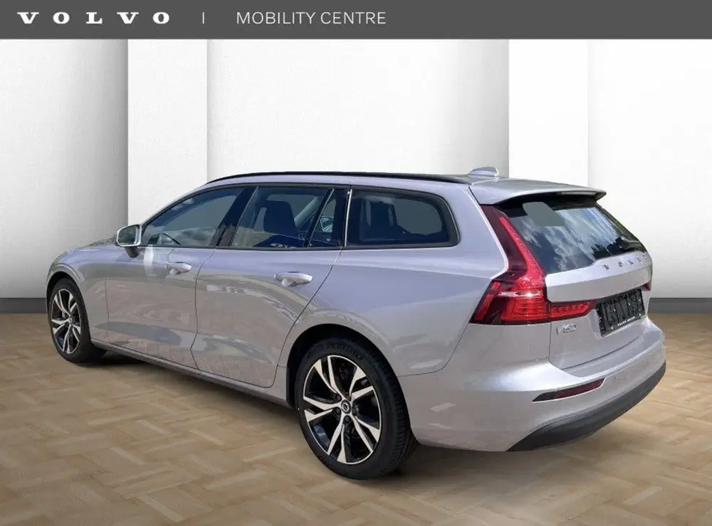Volvo V60 2.0 B4 Essential uit 2026, foto 3