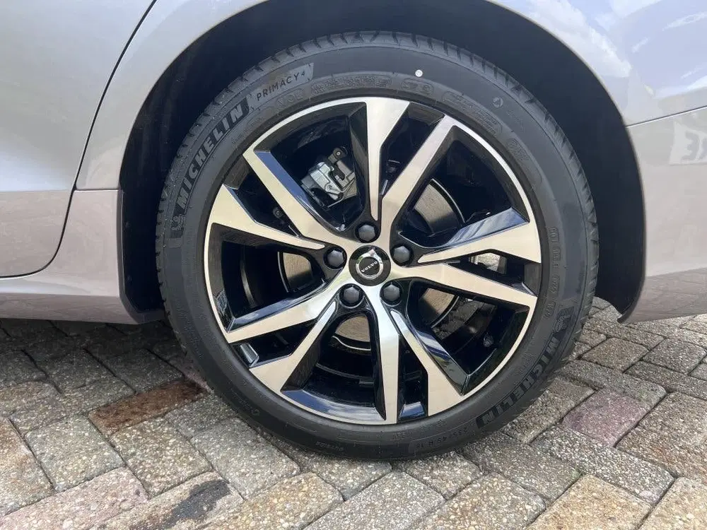 Volvo V60 2.0 B4 Essential uit 2026, foto 8