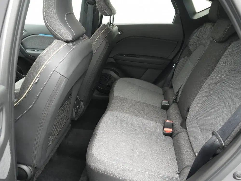 Renault Captur 1.8 E-Tech full hybrid 160 techno Automaat uit 2025, foto 16