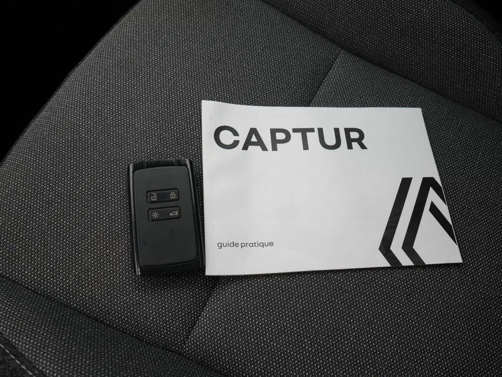 Renault Captur 1.8 E-Tech full hybrid 160 techno Automaat uit 2025, foto 4