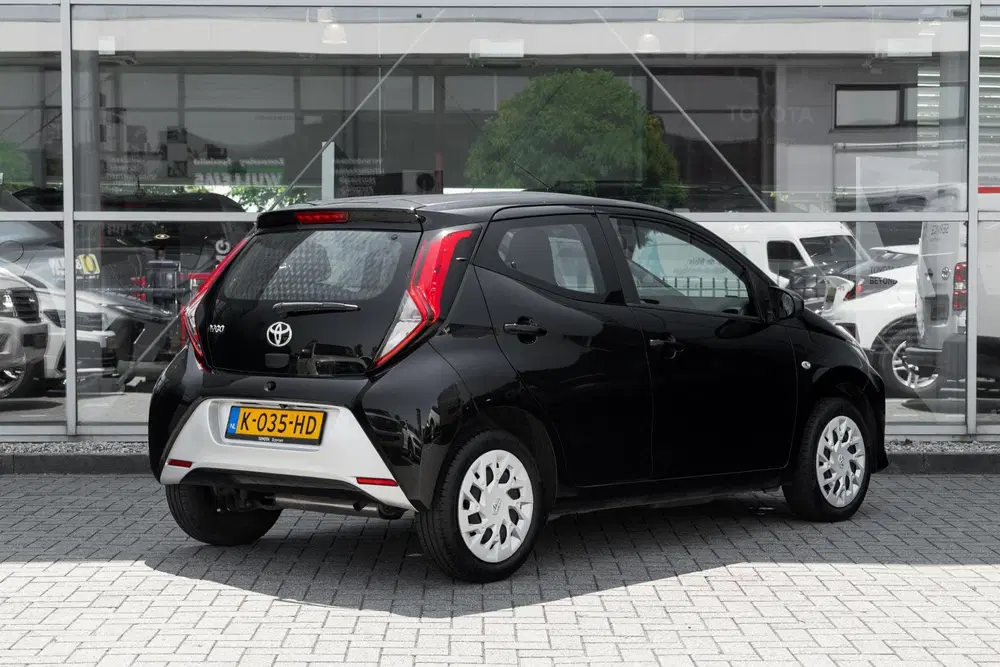 Toyota Aygo 1.0 VVT-i x-play uit 2020, foto 2