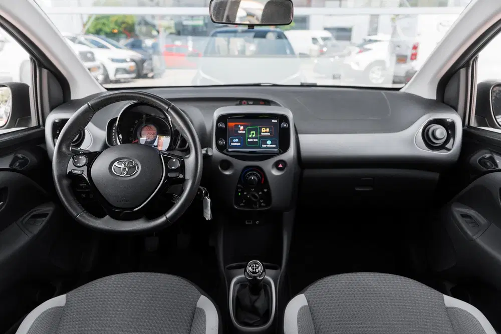 Toyota Aygo 1.0 VVT-i x-play uit 2020, foto 4