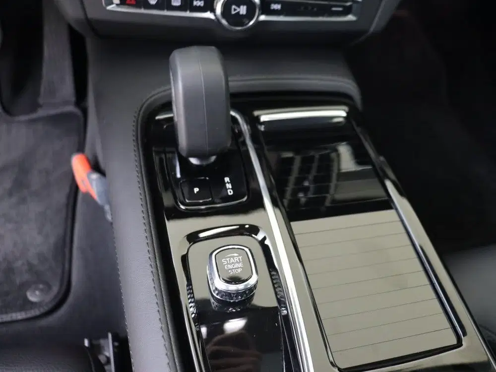 Volvo V90 2.0 T6 AWD Ult. Dark uit 2024, foto 19