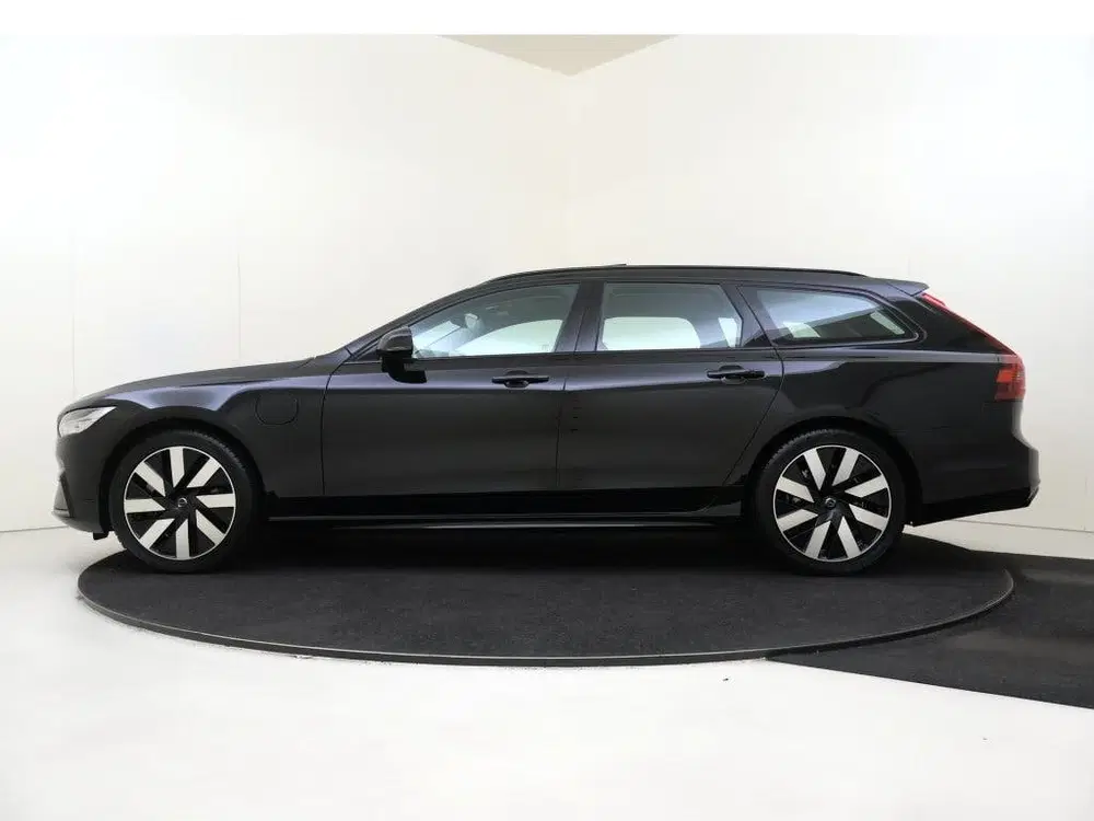 Volvo V90 2.0 T6 AWD Ult. Dark uit 2024, foto 2