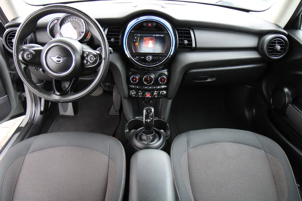 Mini Overig 1.5 Automaat LED Xenon Clima PDC extra winterset uit 2019, foto 11