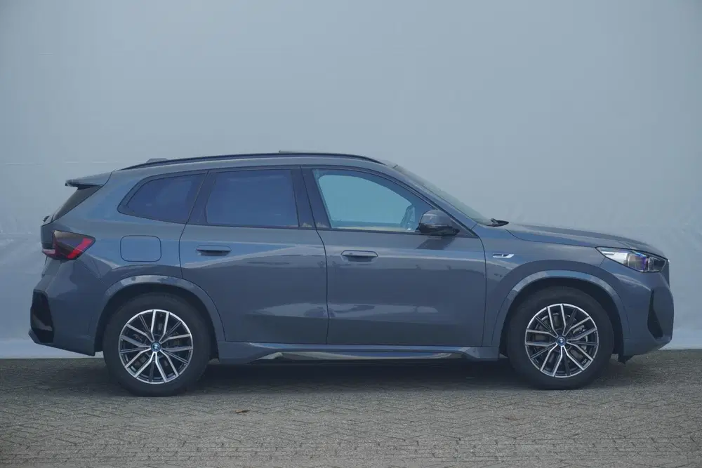 BMW X1 xDrive30e M Sport uit 2022, foto 4