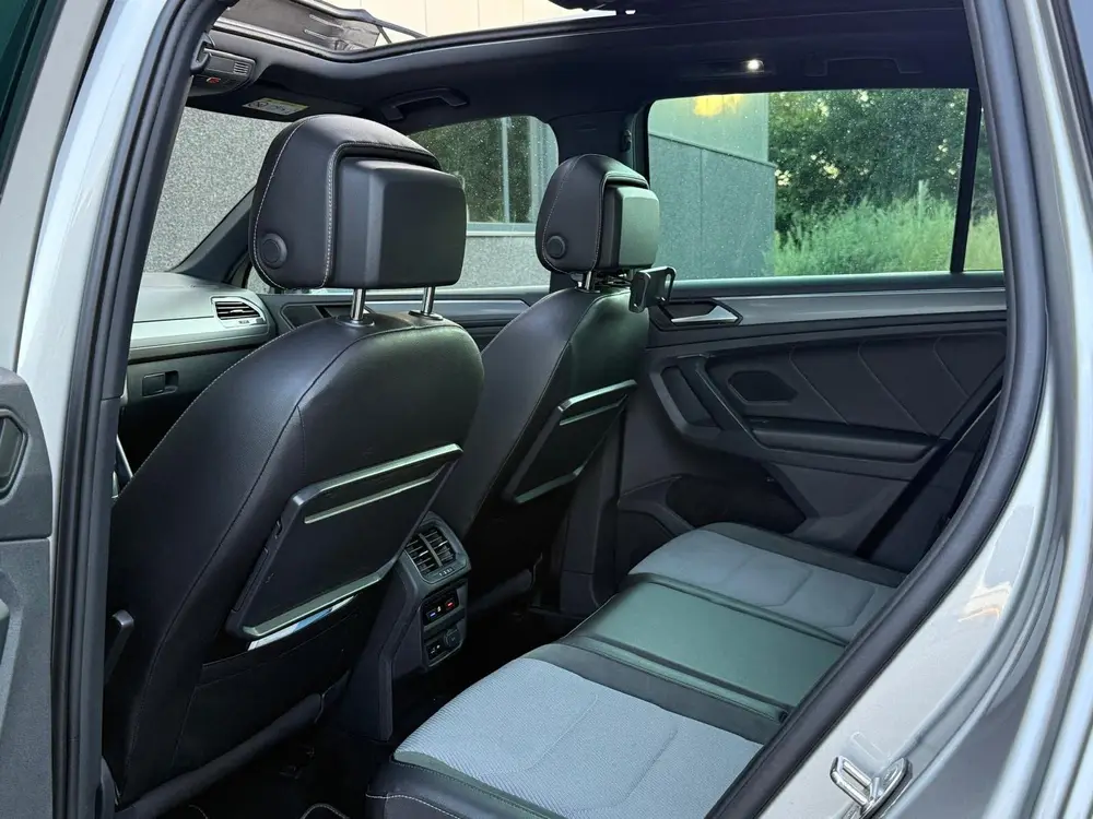 Volkswagen Tiguan 1.5 TSI 3x R-Line PANO|XENON|VIRTUAL|360CA uit 2019, foto 17