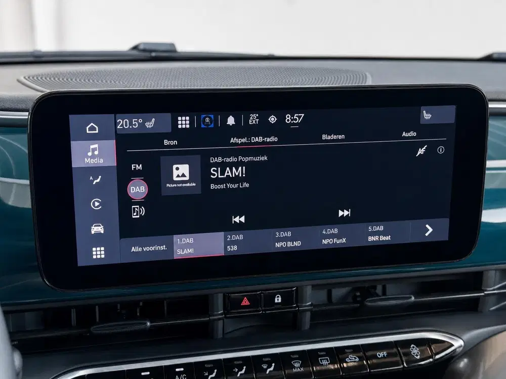 Fiat 500e 42 kWh Navigatie by Apple Carplay Android uit 2023, foto 20