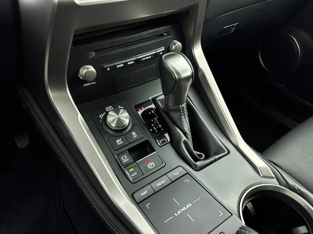 Lexus NX 300h AWD Business Line Pro | Carplay | Stoelverwarm uit 2020, foto 9