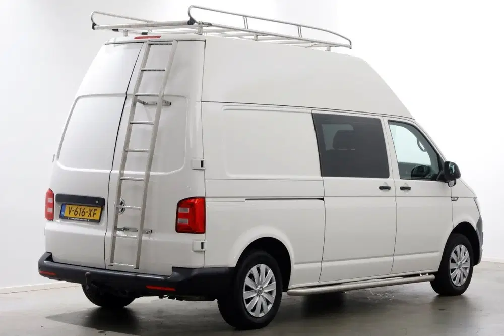 Volkswagen Transporter 2.0 TSI 150pk Benzine L2H3 Airco uit 2019, foto 2