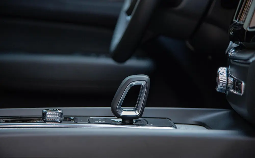 Volvo XC60 2.0 T6 Plug-in hybrid AWD Core Bright Pano uit 2024, foto 11