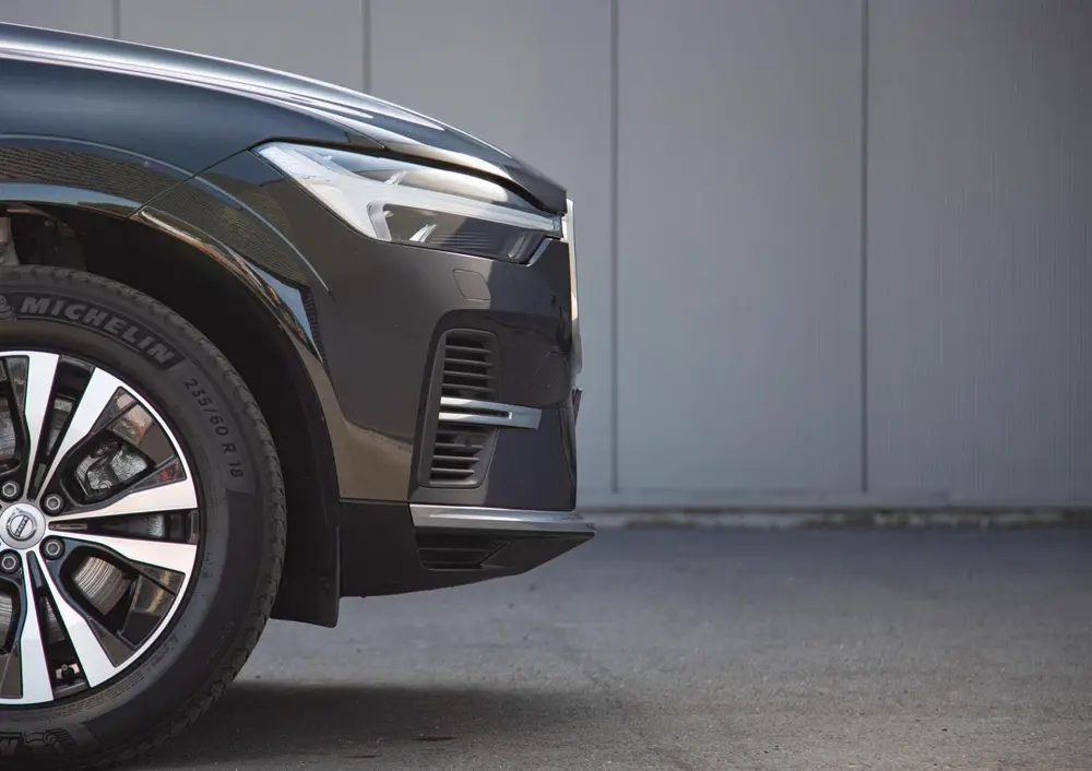 Volvo XC60 2.0 T6 Plug-in hybrid AWD Core Bright Pano uit 2024, foto 4