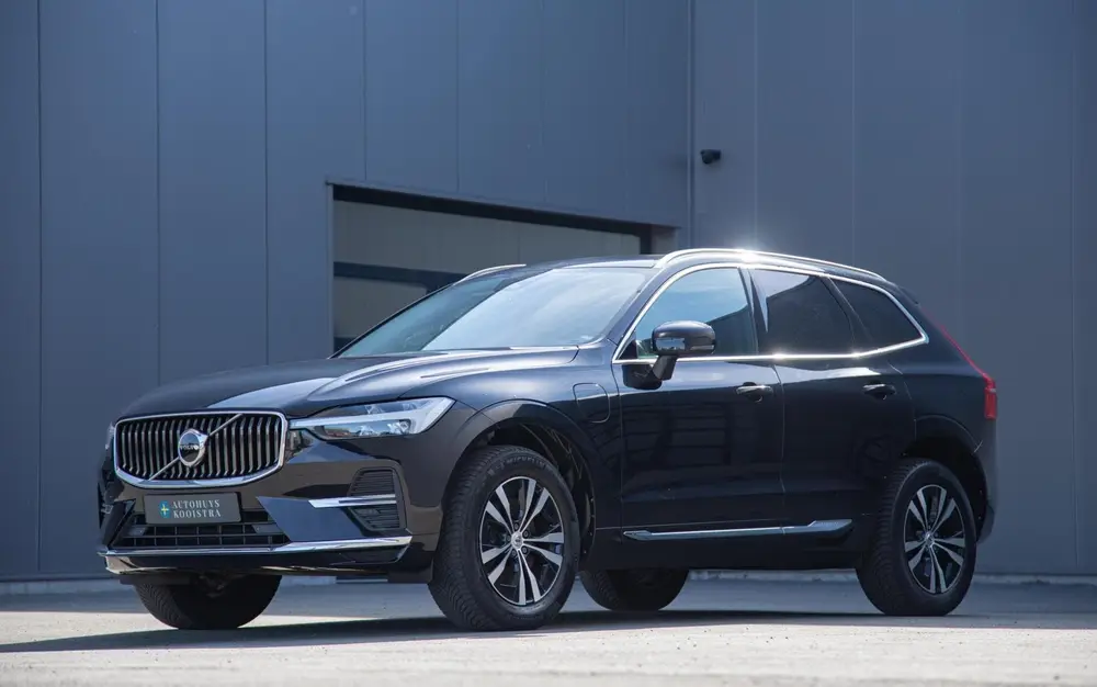Volvo XC60 2.0 T6 Plug-in hybrid AWD Core Bright Pano uit 2024, foto 7