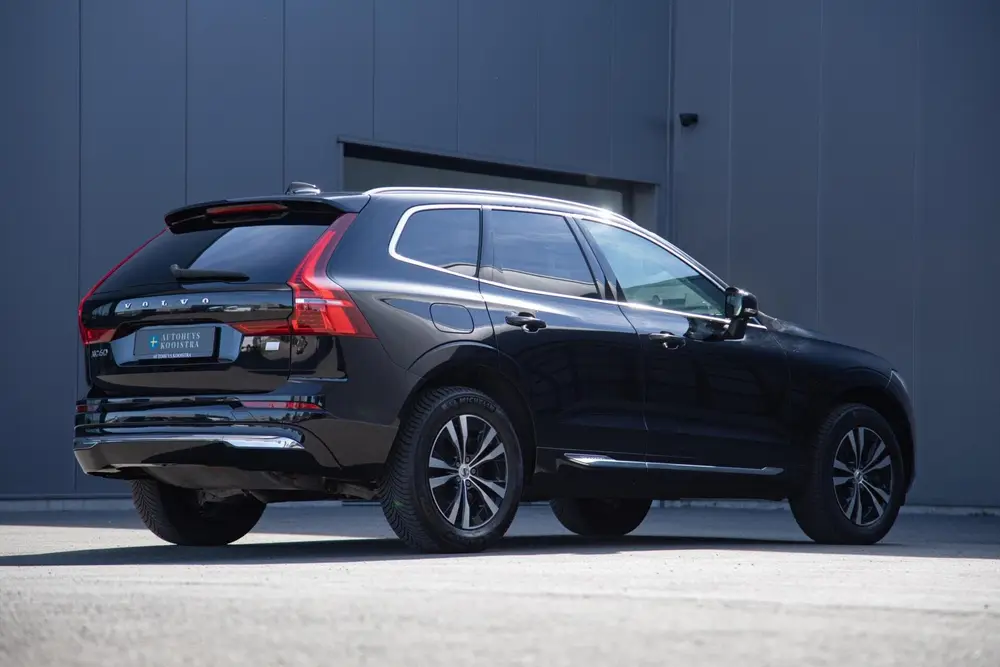 Volvo XC60 2.0 T6 Plug-in hybrid AWD Core Bright Pano uit 2024, foto 9