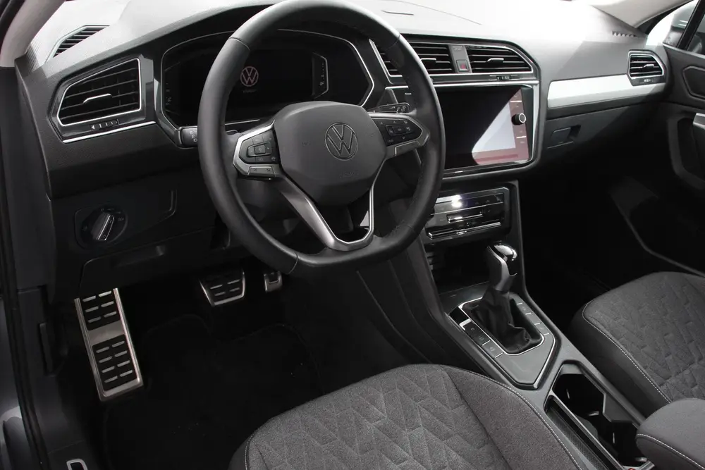 Volkswagen Tiguan Allspace 1.5 TSI 150pk DSG Move 7p. Naviga uit 2023, foto 2