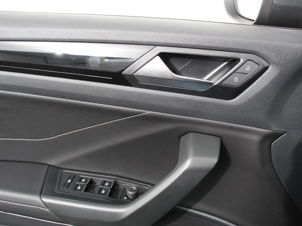 Volkswagen T-Roc 1.5 TSI 150pk DSG R-Line Navigatie Apple Ca uit 2024, foto 12
