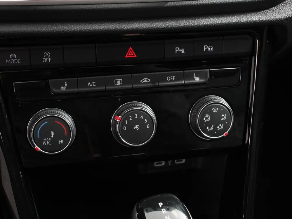 Volkswagen T-Roc 1.5 TSI 150pk DSG R-Line Navigatie Apple Ca uit 2024, foto 16