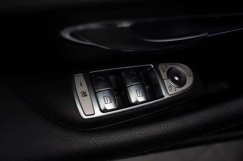 Mercedes-Benz E-Klasse 200 4MATIC uit 2019, foto 16