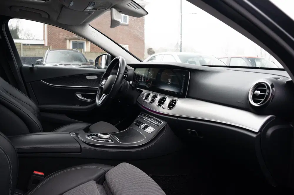 Mercedes-Benz E-Klasse 200 4MATIC uit 2019, foto 2