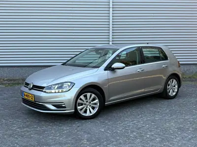 Volkswagen Golf 1.0 TSI HighLine DAB Stoelvw PDC ACC Massage uit 2020