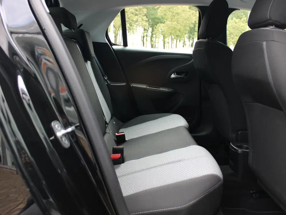 Opel Corsa 1.2 Edition uit 2024, foto 12