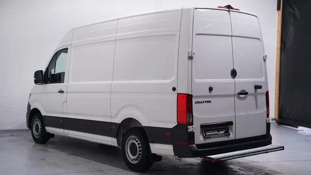 Volkswagen Crafter 2.0 TDI 140 pk L3H3 Airco uit 2023, foto 3