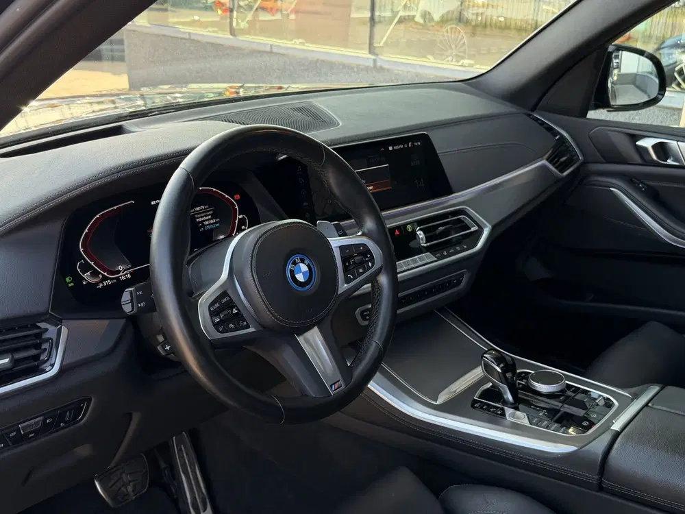 BMW X5 xDrive45e M-Sport uit 2022, foto 2