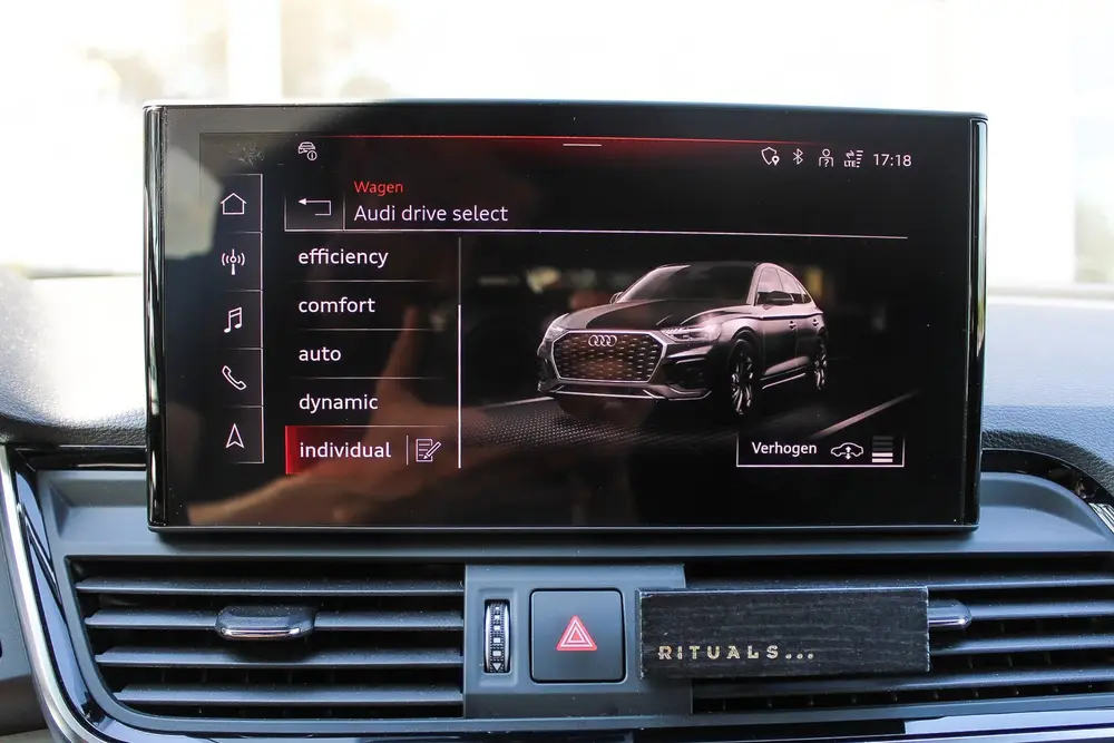 Audi Q5 55 TFSI e S edition PANO HUD LUCHTVERING 3 uit 2024, foto 12
