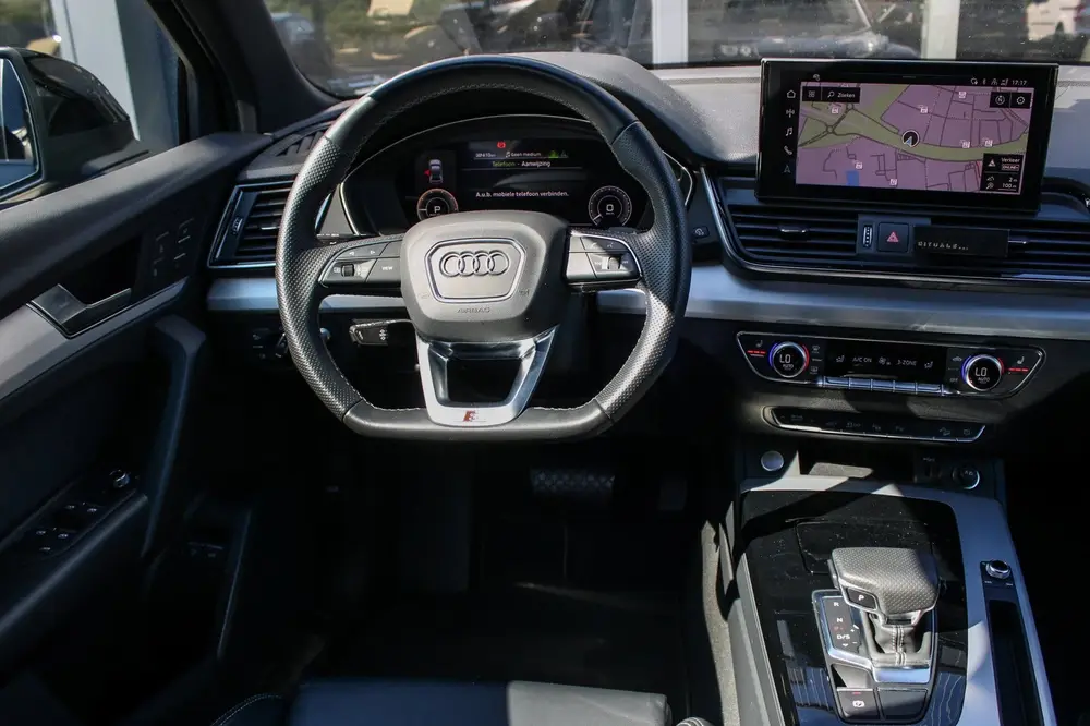 Audi Q5 55 TFSI e S edition PANO HUD LUCHTVERING 3 uit 2024, foto 9