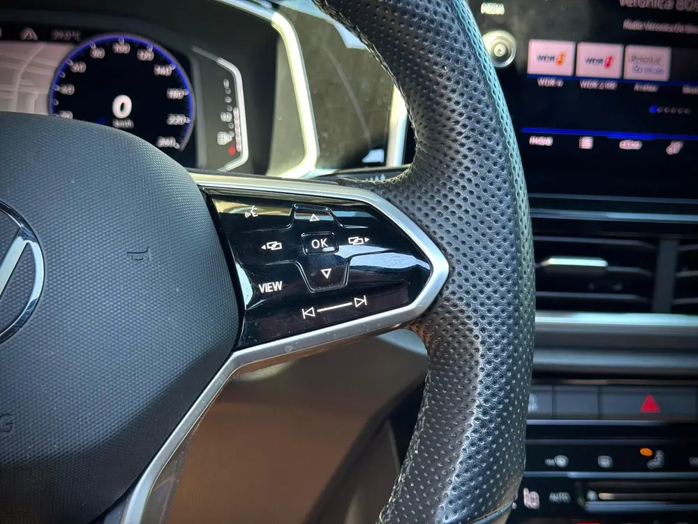 Volkswagen T-roc 1.5 TSI R-Line | PANO | VIRTUAL | KEYLESS | uit 2022, foto 18