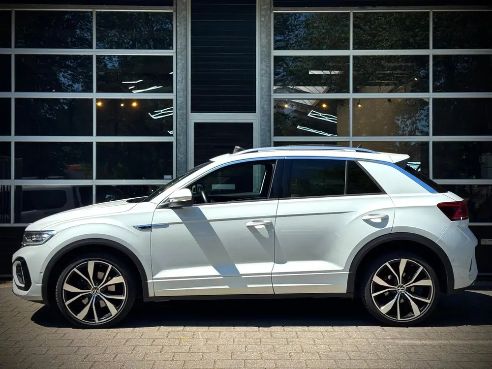 Volkswagen T-roc 1.5 TSI R-Line | PANO | VIRTUAL | KEYLESS | uit 2022, foto 2