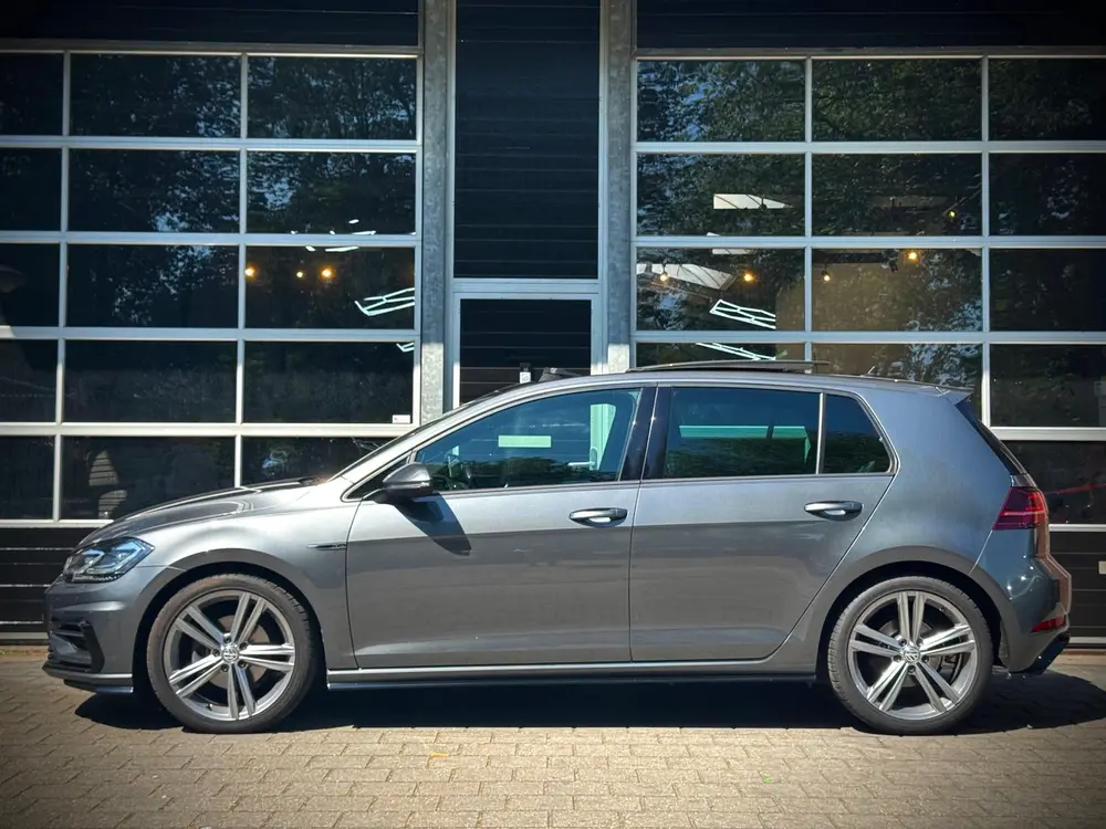 Volkswagen GOLF 7.5 |1.5 TSI 3x R-LINE | PANO | VIRTUAL | LE uit 2019, foto 2