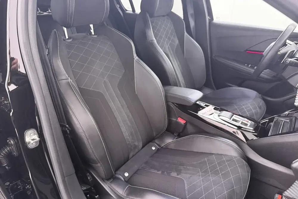 Peugeot 208 1.2 PT 101 PK Aut. GT Pack 3D Dash. Adap.C uit 2022, foto 15