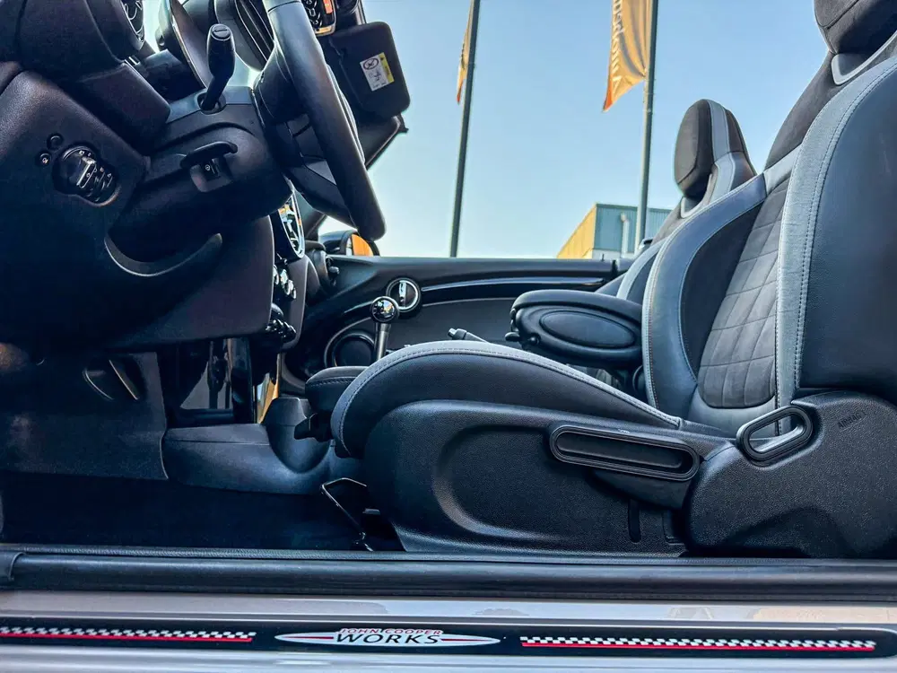 Mini Cabrio 2.0 John Cooper Works JCW Pack 231pk Manua uit 2021, foto 11