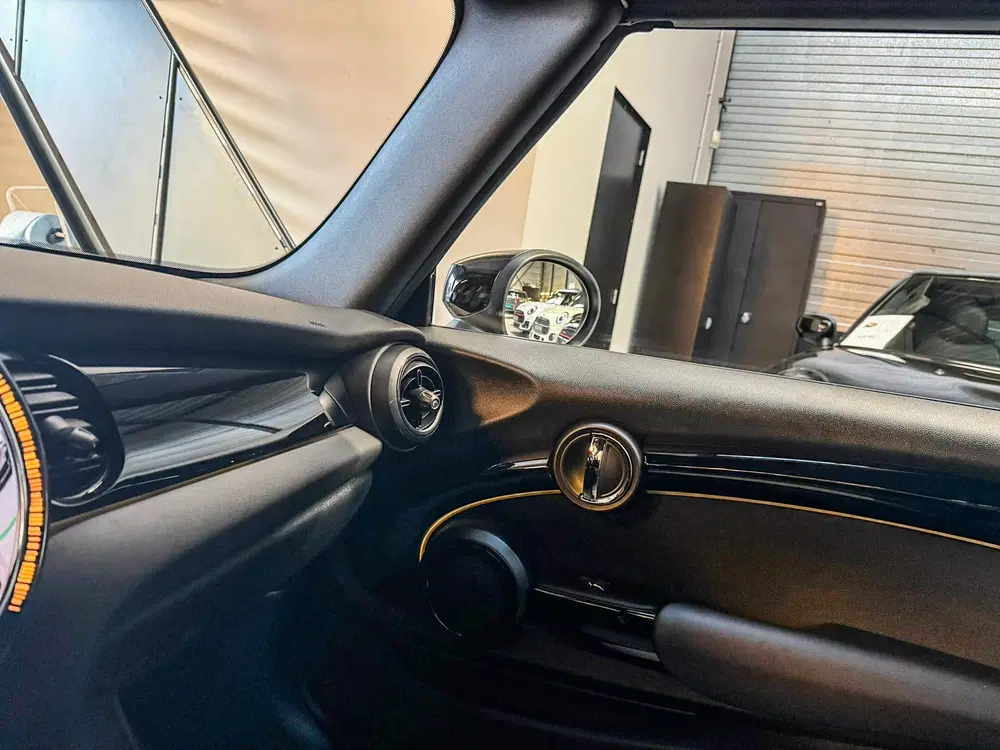 Mini Cabrio 2.0 John Cooper Works JCW Pack 231pk Manua uit 2021, foto 19