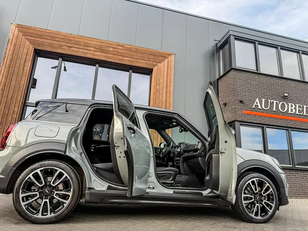 Mini Countryman 2.0 Cooper S E ALL4 John Cooper Works 2 uit 2021, foto 17