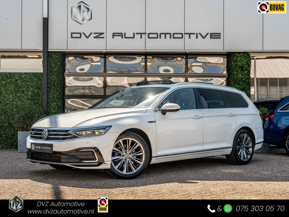 Volkswagen Passat Variant 1.4 TSI GTE | Pano | Leder | Surro uit 2022