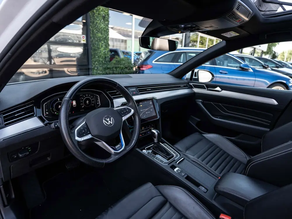 Volkswagen Passat Variant 1.4 TSI GTE | Pano | Leder | Surro uit 2022, foto 19