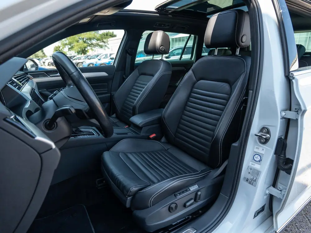 Volkswagen Passat Variant 1.4 TSI GTE | Pano | Leder | Surro uit 2022, foto 20