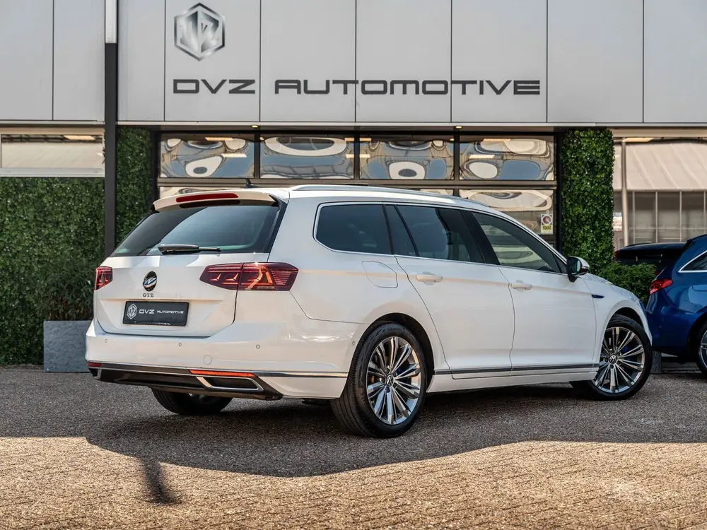 Volkswagen Passat Variant 1.4 TSI GTE | Pano | Leder | Surro uit 2022, foto 4