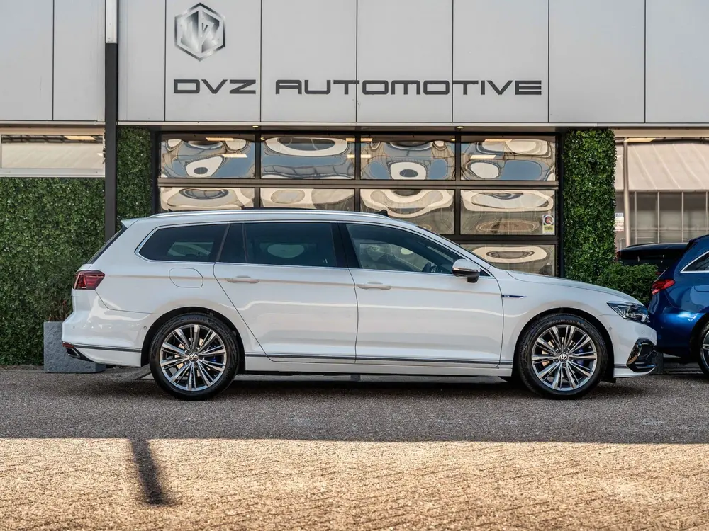 Volkswagen Passat Variant 1.4 TSI GTE | Pano | Leder | Surro uit 2022, foto 5