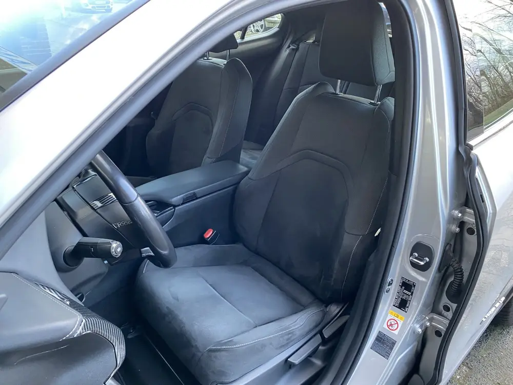 Lexus UX 250h Business Line 20 Inch BROCK uit 2019, foto 18