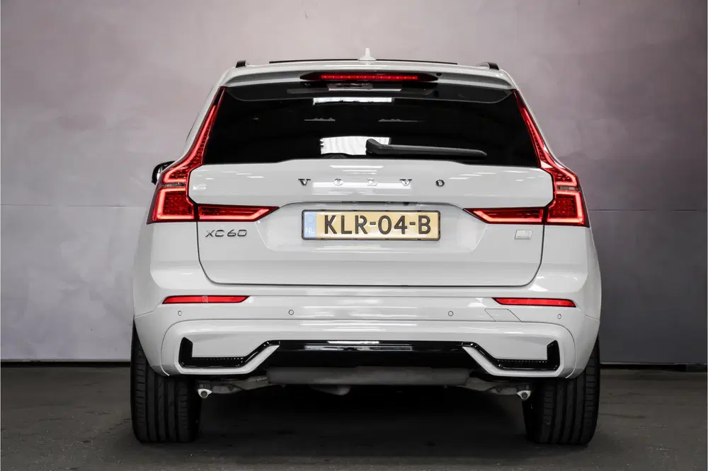 Volvo XC60 2.0 T6 Plugin AWD R-Design uit 2022, foto 5