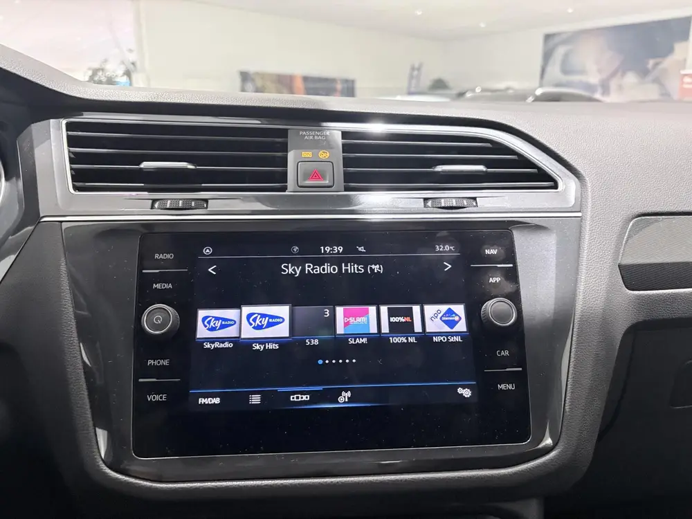 Volkswagen Tiguan Allspace 1.5 TSI R-Line uit 2021, foto 18