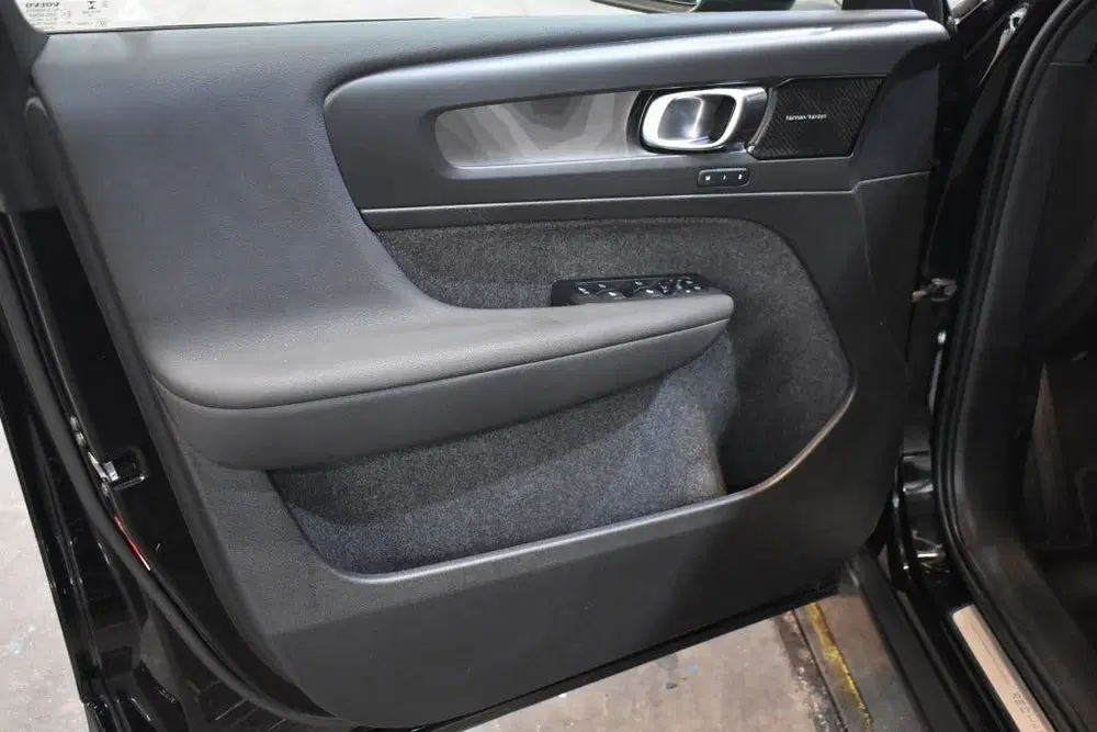 Volvo XC40 T5 262PK [Plug-In] Plus Dark uit 2022, foto 11