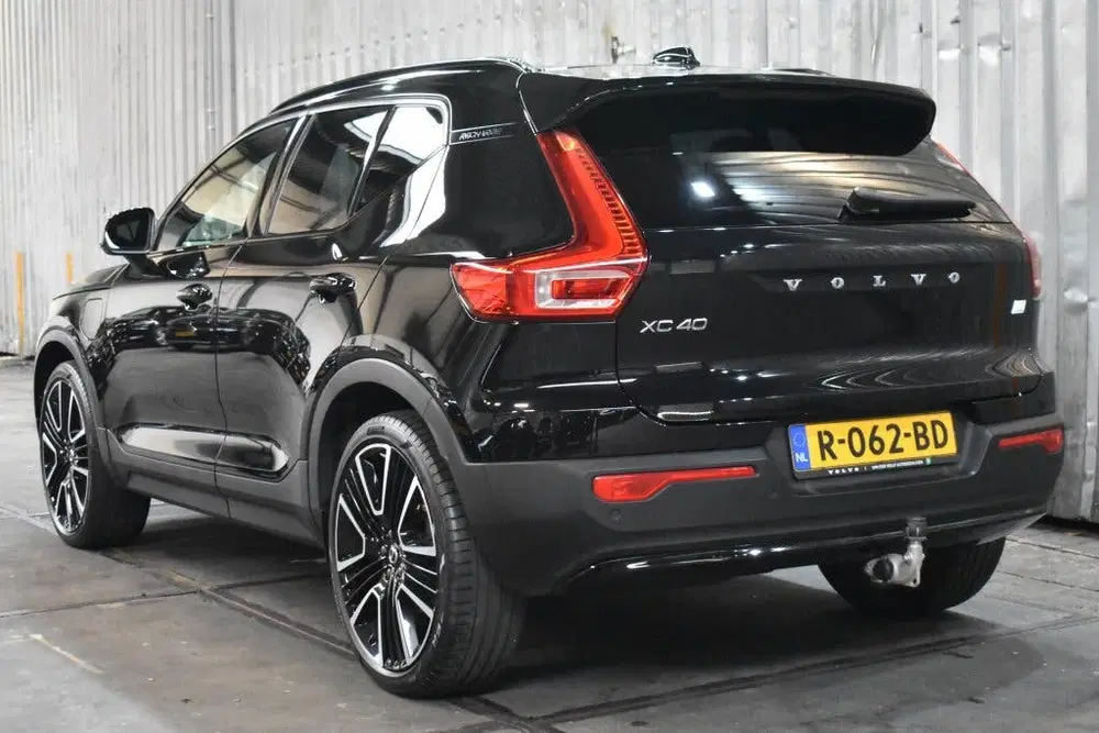 Volvo XC40 T5 262PK [Plug-In] Plus Dark uit 2022, foto 2
