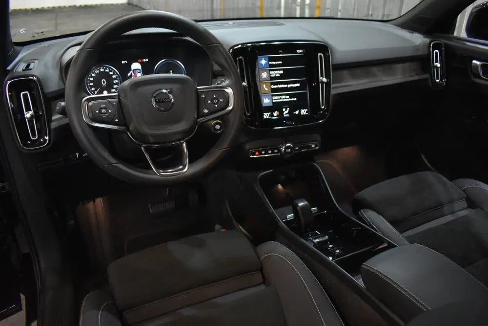 Volvo XC40 T5 262PK [Plug-In] Plus Dark uit 2022, foto 3