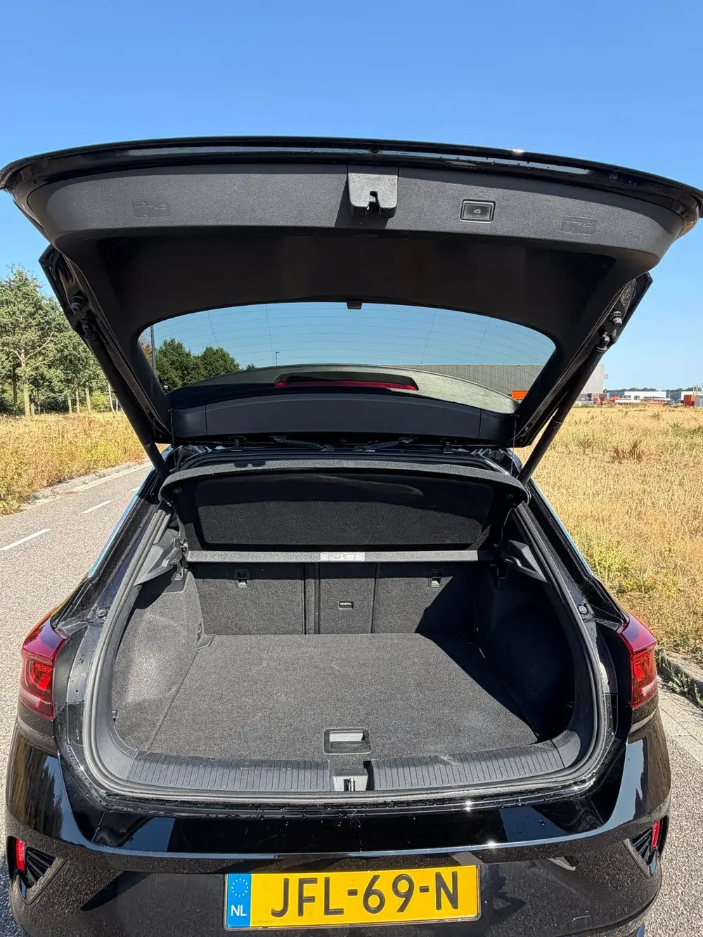 Volkswagen T-Roc 2.0 TSI 300pk 4Motion 7-DSG 2021 Zwart uit 2021, foto 16